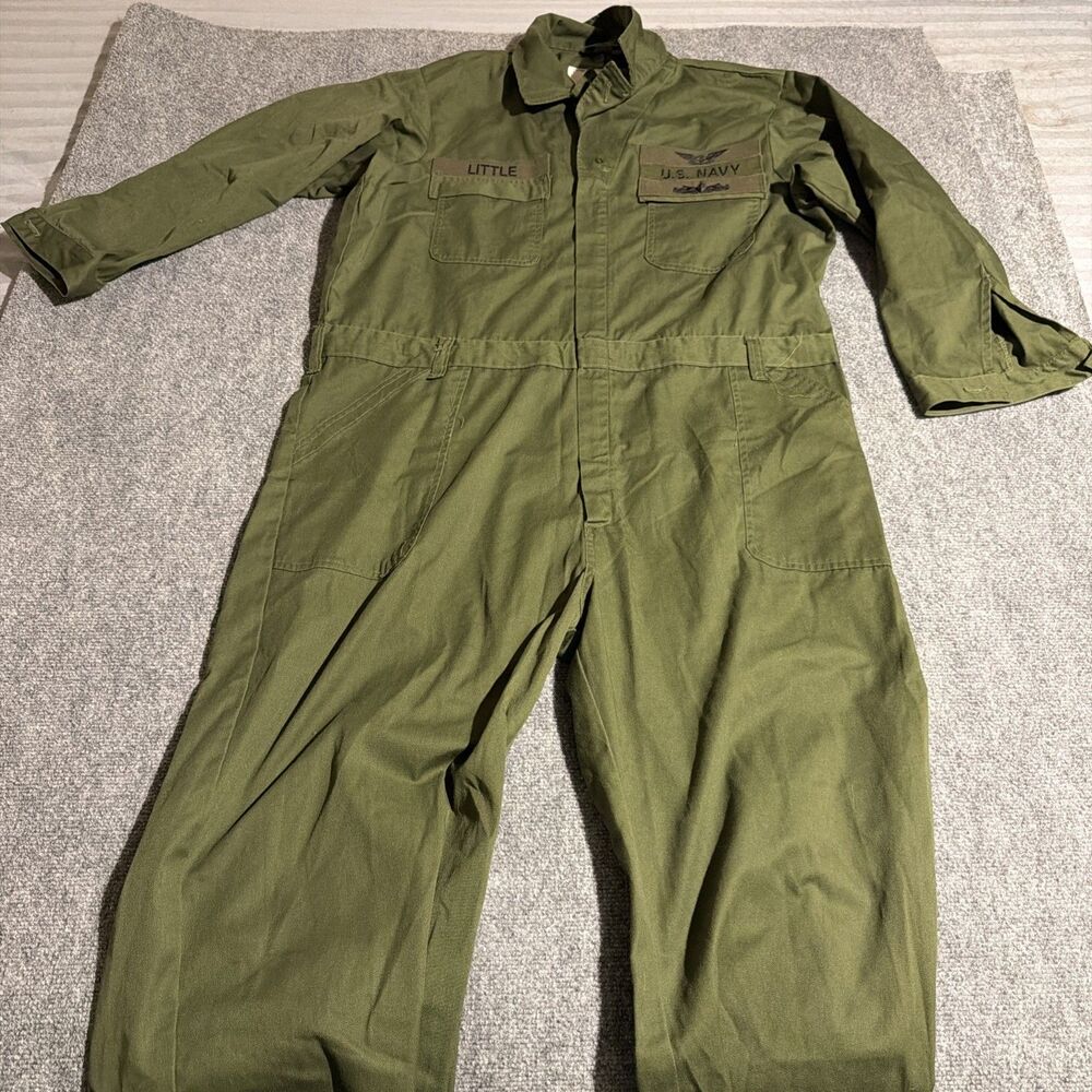 Vintage US Military Coveralls Utility Adult Mens 52R Green US Navy Patches